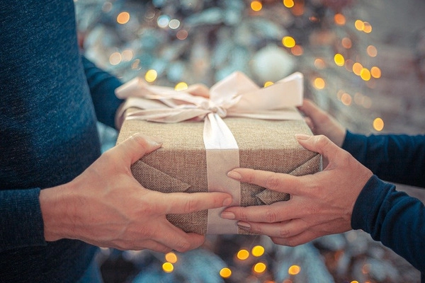 originální nápady na silvestrovské dárky které rozzáří vás silvestr