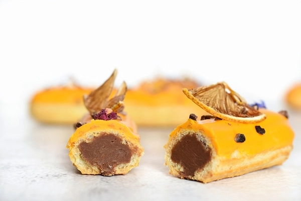 cokoláda - pomerancový eclair