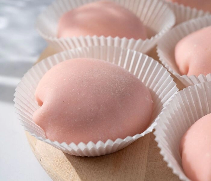 zmrzlinové mochi s jahodovým dzemem bam